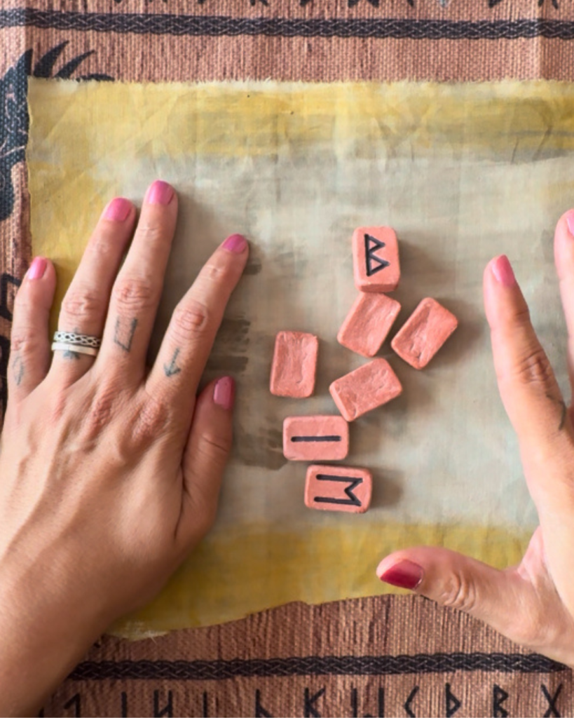 Lectura de Runas con Soraya Amores